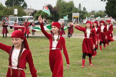 Подарок ко Дню флага от Компании АКВАФОН