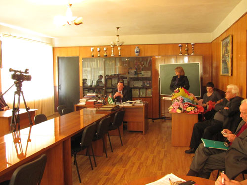 АКВАФОН вручает персональную стипендию студентам Абхазского Государственного Университета(1)